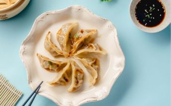 Kamo Gyoza: Ördek Etiyle Doldurulmuş Hafif Böreklik Lezzet