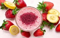 Yağ yakan çilekli sumaklı smoothie tarifi!
