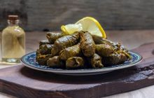 Zeytinyağlı Yaprak Sarma: Geleneksel Lezzeti Evinizde Yeniden Keşfedin